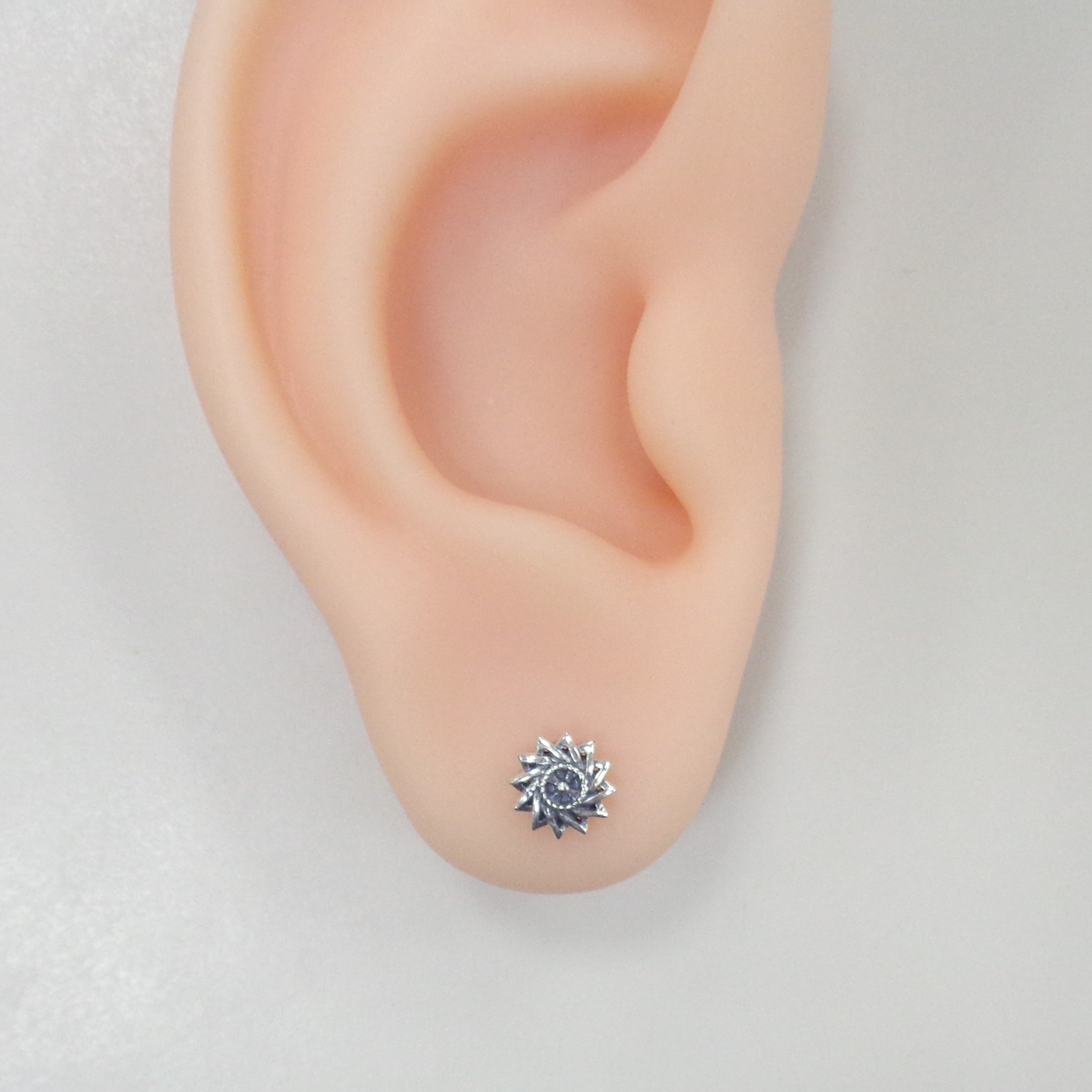 Серебряные серьги-пусеты "Эрцгамма"